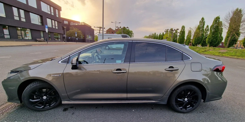 Toyota Corolla cena 81000 przebieg: 115000, rok produkcji 2020 z Góra małe 407